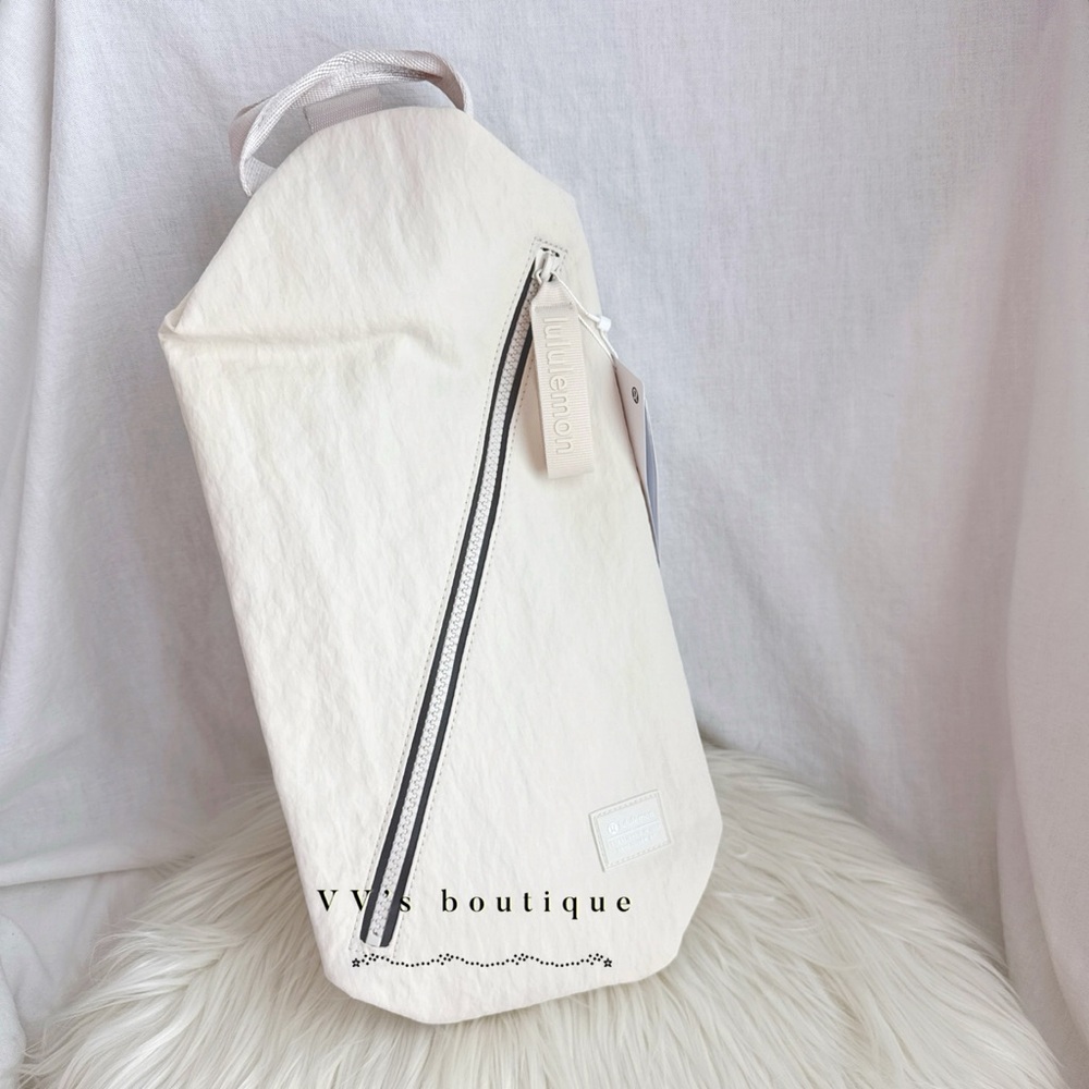 NWT Lululemon Fast Track Bag 2.0 9L Light Ivory Cream White Limited Edition RARE